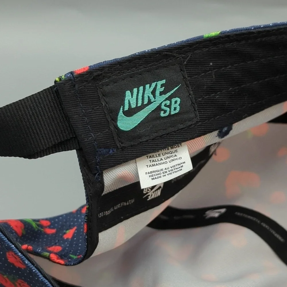 Nike SB 5 Panel Hat Cap OSFM Skateboarding Roses Floral Strapback All Over Print